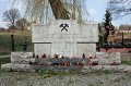 Nowa Ruda cmentarz - obelisk ku pamieci poległych górników (1941r.)
